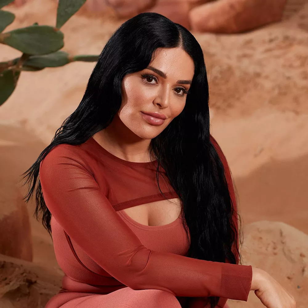 HUDA BEAUTY GloWish Multidew Vegan Skin Tint Foundation - Image 3