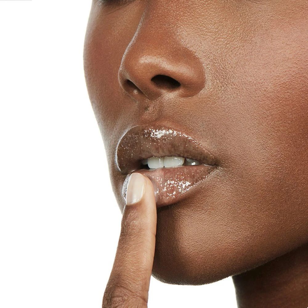 MAKEUP BY MARIO Perfecting Lip Scrub - Image 3