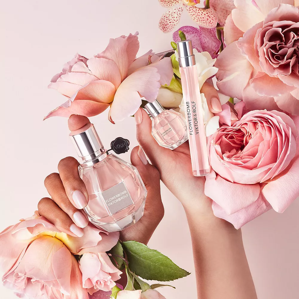 Viktor&Rolf Flowerbomb GIft Set 4 Viktor&Rolf Flowerbomb GIft Set - Image 2