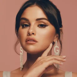 Rare Beauty By Selena Gomez Positive Light Silky Touch Highlighter -body spray shop 5918849 ALT2